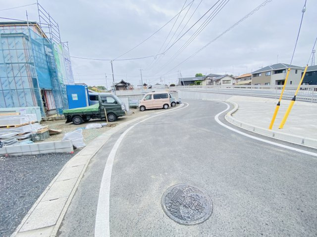 新築　高崎市岩鼻町2期　GRAFARE　2号棟の前面道路含む現地写真|北側接道幅員約5.5ｍ