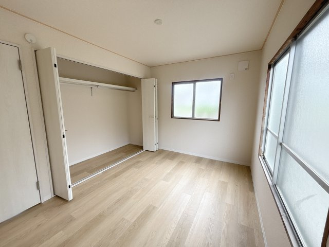 常滑市萱苅口貸家の洋室