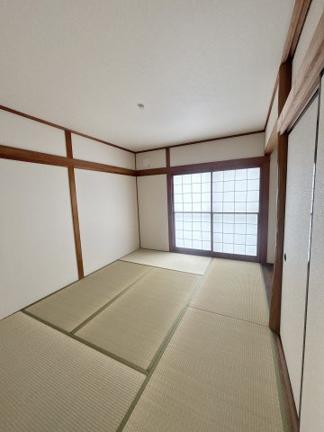 常滑市萱苅口貸家の和室