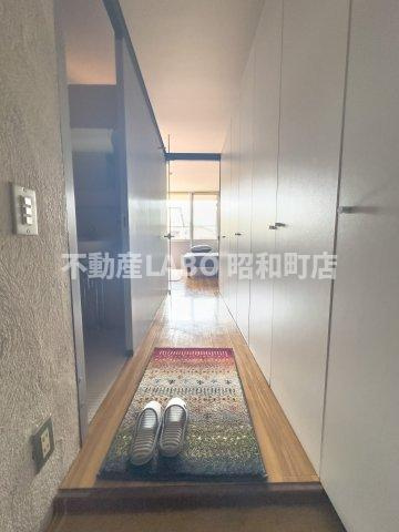 カーサマニエラの玄関