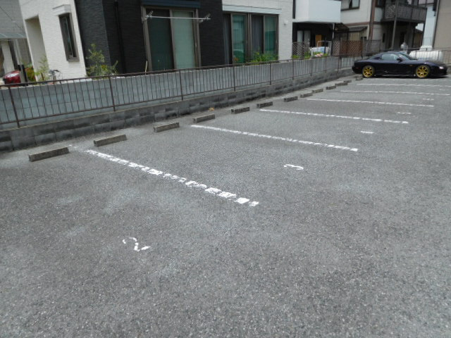 ビブレサカンダの駐車場