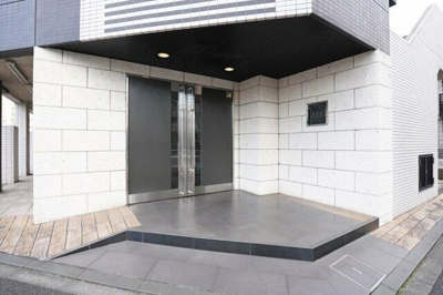 【エントランス】 | AXAS志村坂上 | 建物の内部です