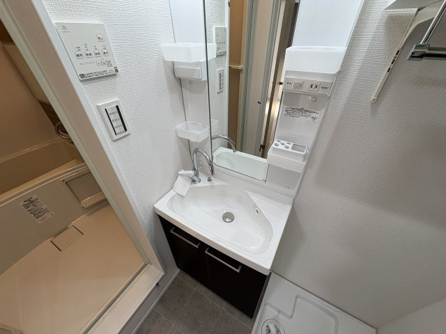 クレストコート希望ヶ丘の洗面所|※同施工会社の類似参考写真