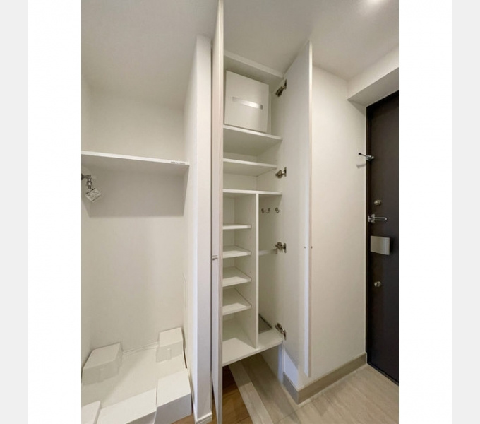 ドゥーエ成増の玄関