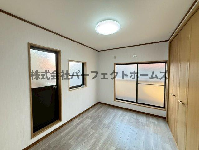 池之宮1丁目戸建　賃貸の洋室|広々とした洋室です