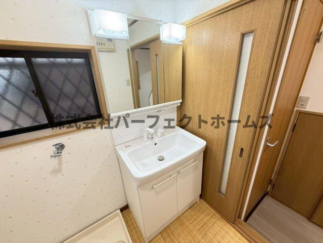 池之宮1丁目戸建　賃貸の独立洗面台|朝の支度にも助かる、独立の洗髪洗面化粧台