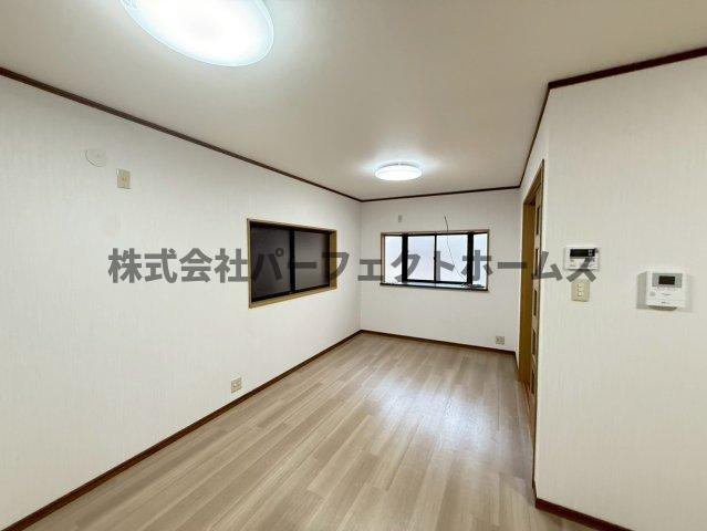 池之宮1丁目戸建　賃貸の居間・リビング|ゆったり過ごせる居間です