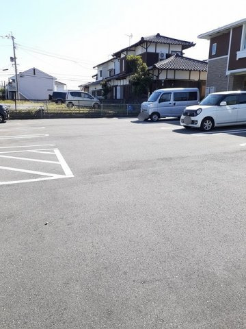 エクセル壱番館の駐車場|駐車スペースもあります☆