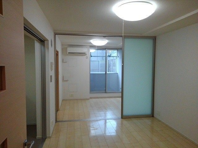 オリエント　ガーデンＣの居間・リビング