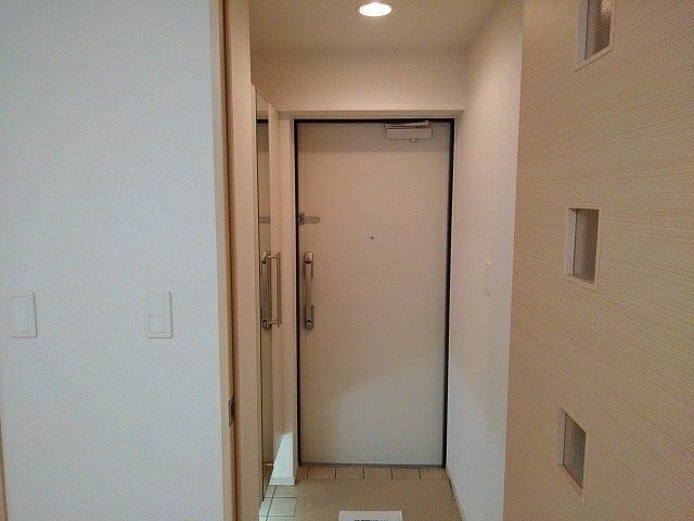 オリエント　ガーデンＣの玄関