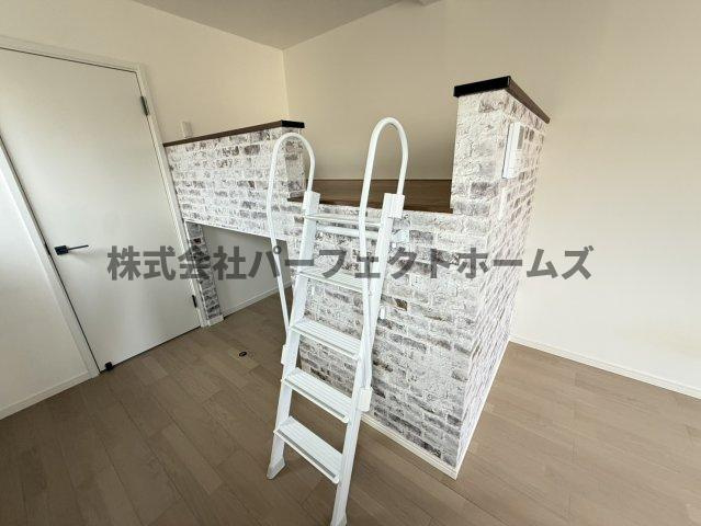 FUKUIBUNKA&Trunkの内装|明るい色調の室内です