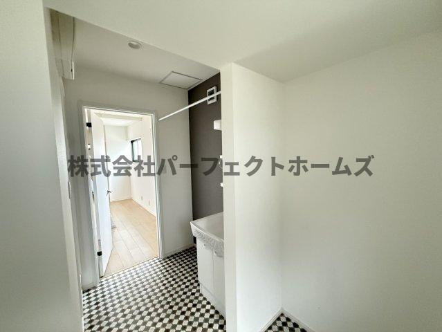 FUKUIBUNKA&Trunkの洗面所|広い洗面スペース