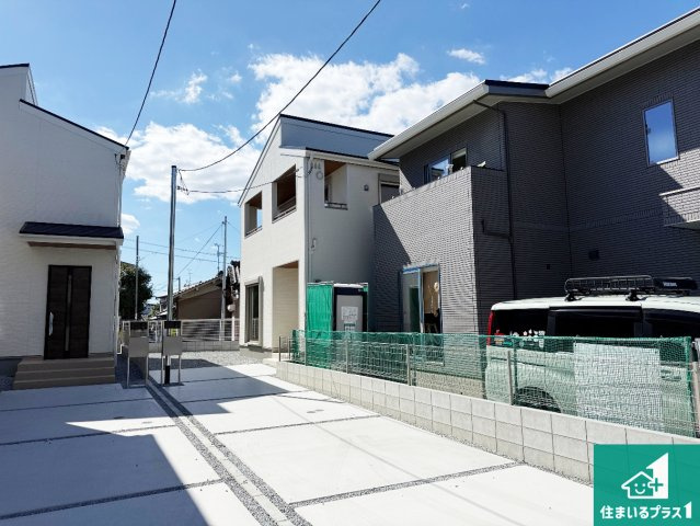 ◆堺市美原区平尾　第3期　新築一戸建ての外観|安心の10年保証！外観を美しく保ち、雨水で汚れを落とします！気になることがありましたら、お気軽にお問い合わせください！