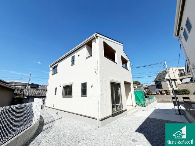 ◆堺市美原区平尾　第3期　新築一戸建ての外観|安心の10年保証！外観を美しく保ち、雨水で汚れを落とします！気になることがありましたら、お気軽にお問い合わせください！
