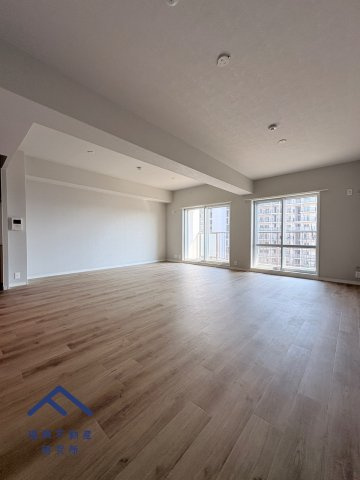 のむら貝塚ガーデンシティ六番館の居間・リビング