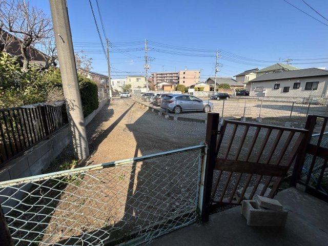 牛久市中央4丁目土地　駅から徒歩約11分の展望|敷地内から見た前面道路