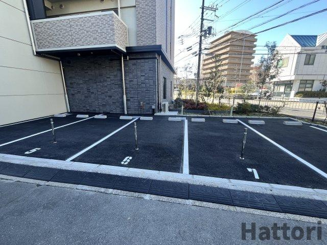 ブランシエスタ南吹田パークサイドの駐車場