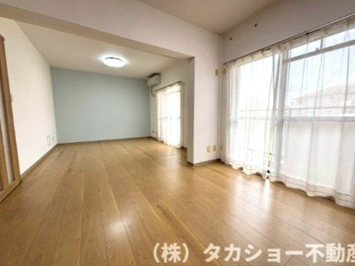 【洋室】 | サウスヒルズ中央　16号棟 | 広々とした洋室です