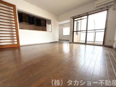 【居間・リビング】 | サウスヒルズ中央　16号棟 | ゆったりとしたリビングです