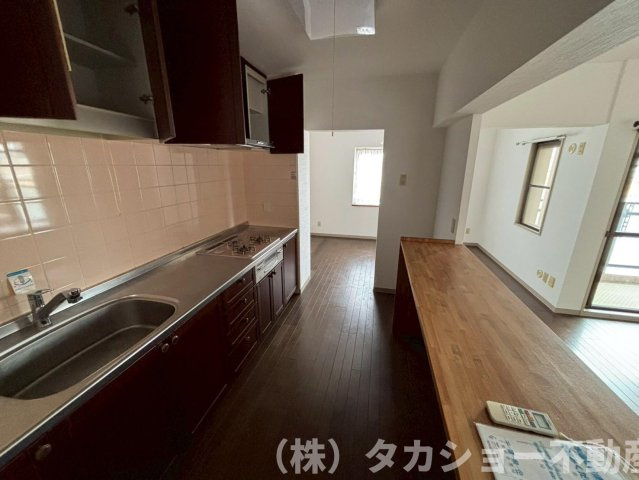 【キッチン】 | サウスヒルズ中央　16号棟 | コンパクトなキッチンで掃除もラクラク