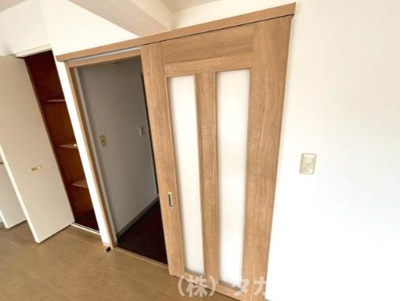 【設備】 | サウスヒルズ中央　16号棟 | 洋室・玄関からキッチンへの建具は2年前に交換しております。