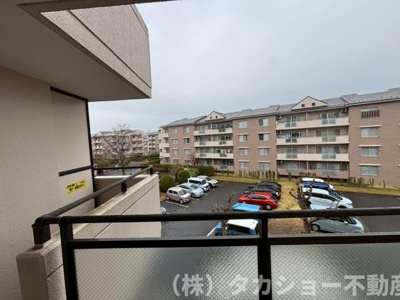 【バルコニー】 | サウスヒルズ中央　16号棟 | 陽当たり良好なバルコニーです
