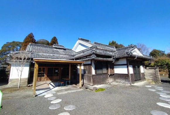 都城市高崎町大牟田の店舗の外観