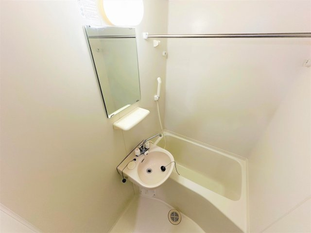 レオパレス舟倉の浴室