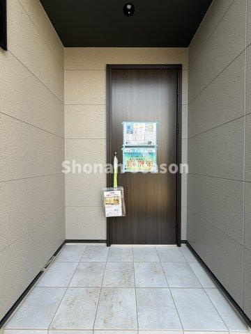 【玄関】 | 耐震等級3・断熱等級5の「長期優良住宅」４LDKのお住まいです。