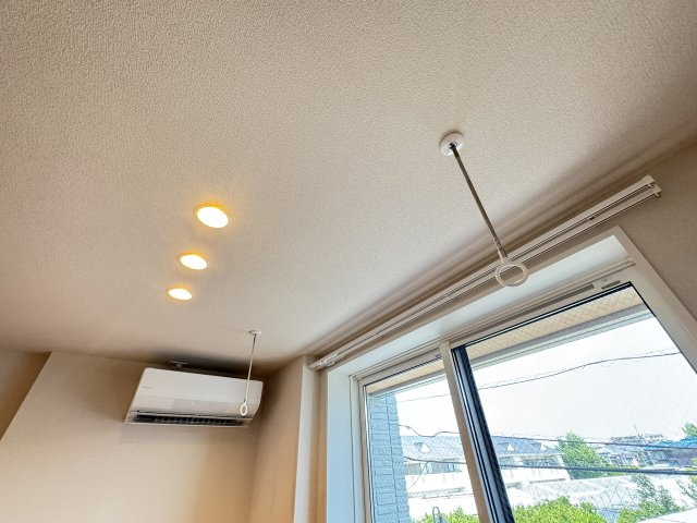 シャーメゾン ヴェールの設備|室内物干し竿掛けあります♪