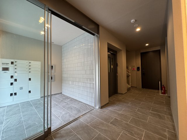 シャーメゾン ヴェールのロビー|エントランスからホテルライクな共用部分♪