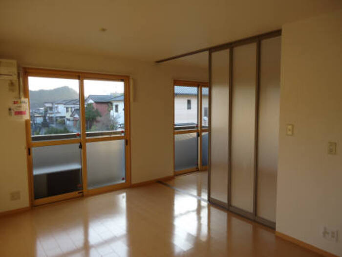 ビューテラス十津の居間・リビング|205 LDK②