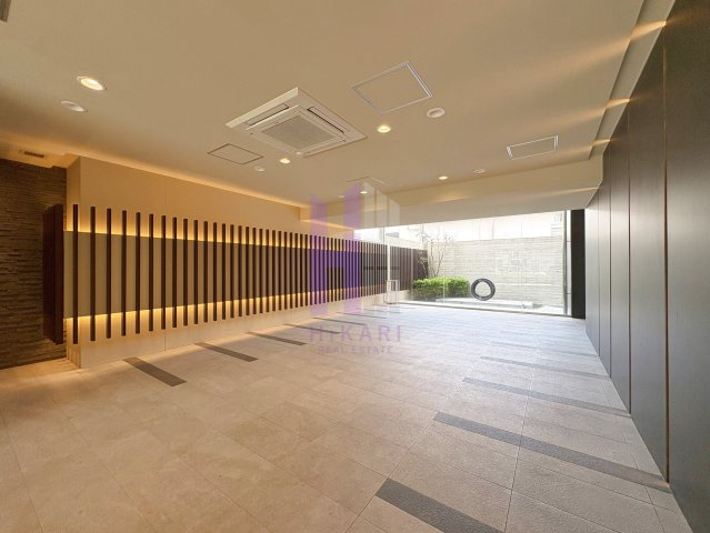 レ・ジェイド西田辺のロビー