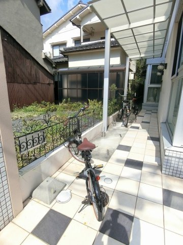 【エントランス】CASA AURORA