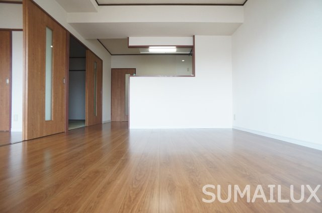 熊本市南区砂原町の賃貸マンションの居間・リビング