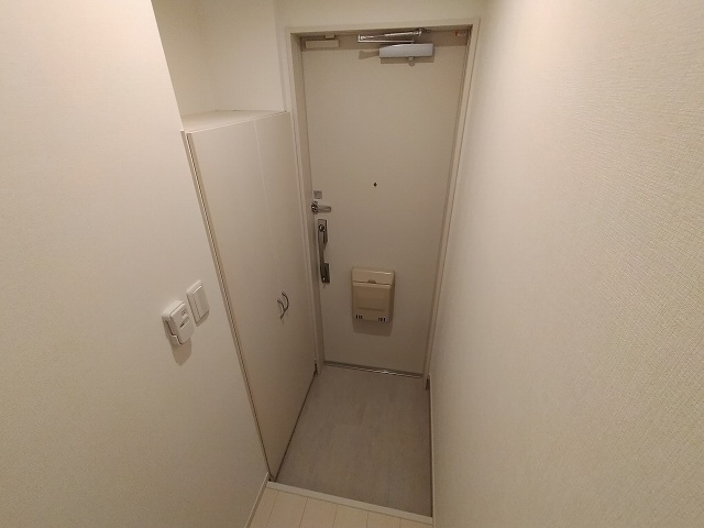 神戸市長田区長尾町２丁目のアパートの玄関|シューズボックス付き玄関