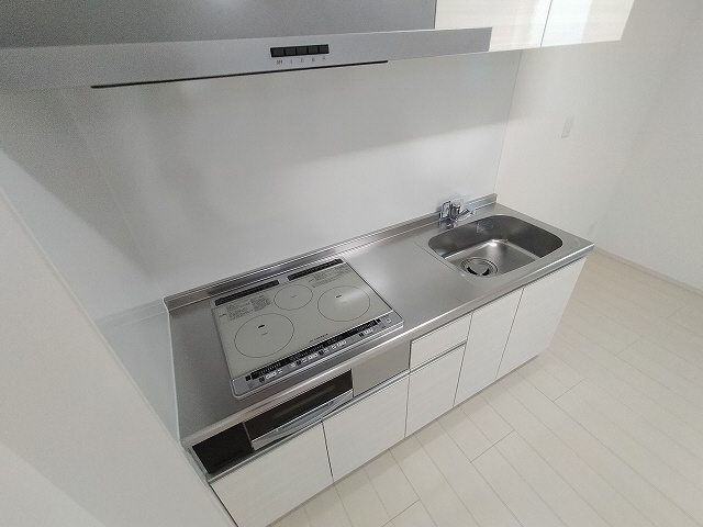 神戸市長田区長尾町２丁目のアパートのキッチン|システムキッチン（IH3口）