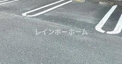 カーサ　ヴィータAの駐車場