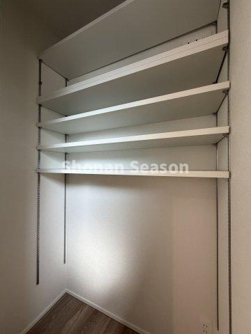 【収納】 | 収納する荷物に合わせて高さ調節ができる可動棚収納◎
