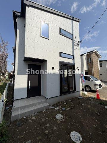 【外観】 | 建物堂々完成いたしました♪落ち着きある外観で幅広い世代にマッチいたします。