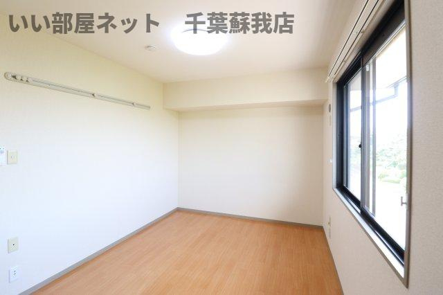 アルカディア　Ⅲの洋室|落ち着いた色調の洋室です