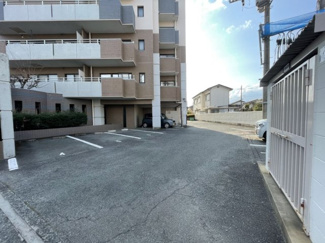 【駐車場】