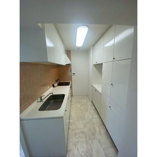 インターフェルティ真田山のキッチン