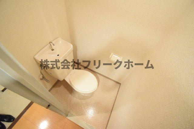 三鷹市井の頭１丁目の賃貸マンションのトイレ