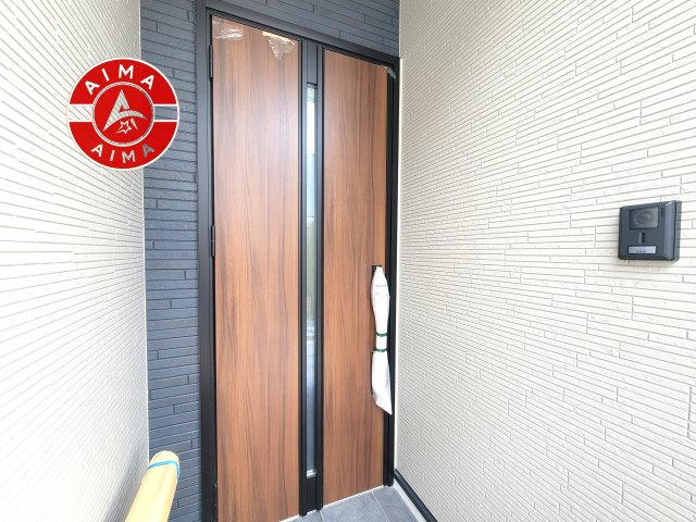那珂川市王塚台1丁目第2-2棟（2号棟）の玄関|おでかけの時も帰った時も、「我が家」を最初に感じでもらえる素敵な空間に。