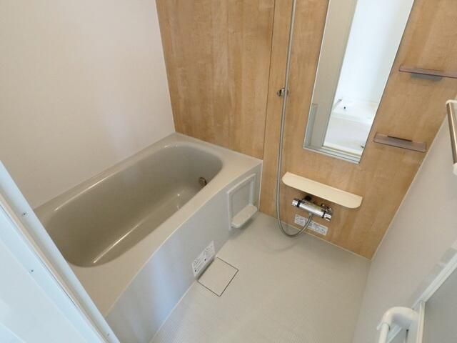 フォレストオハナ　Ｂ棟の浴室