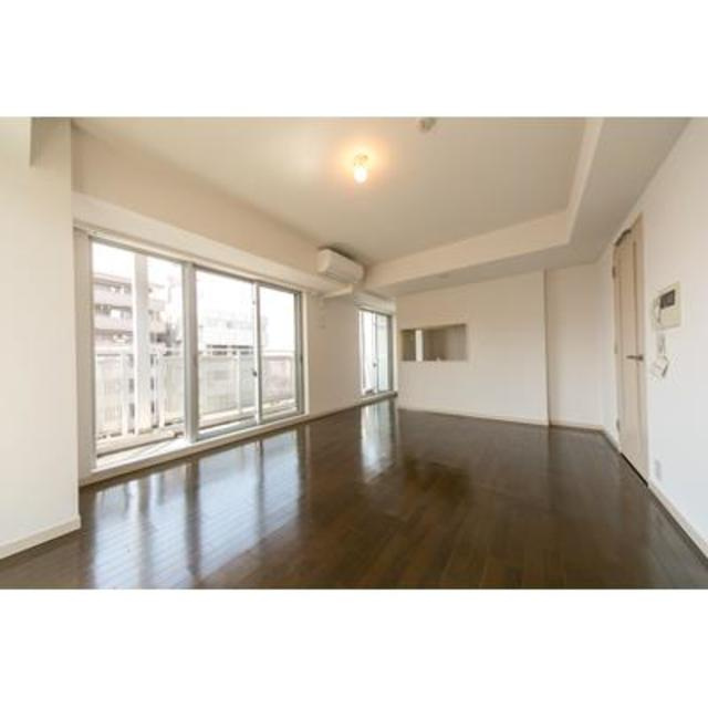 トレステージ目黒の居間・リビング|※写真は同タイプ住戸です。