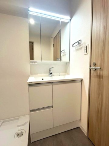 ライオンズマンション中野弥生町の独立洗面台