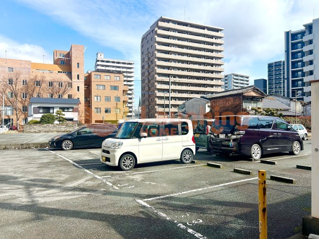 シャルム六ツ門の駐車場|カースペースがあります