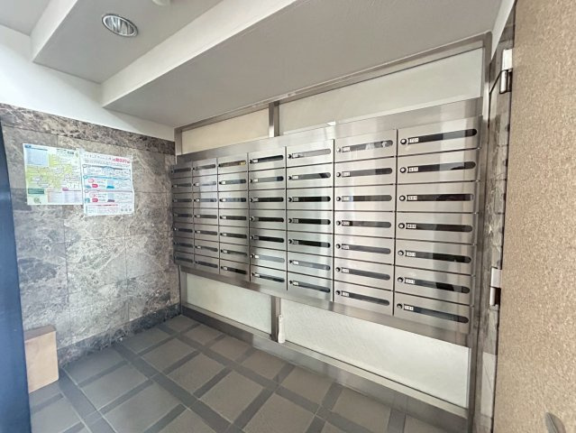 ライオンズマンション上桂　のロビー|共有部分も丁寧にお使いです。